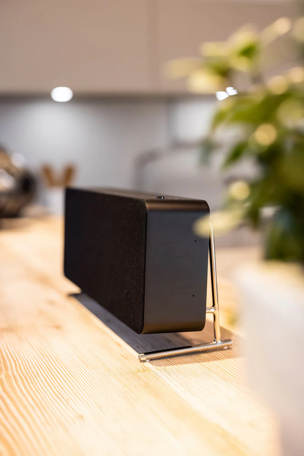 Braun Audio LE02 Lautsprecher Chromecast Airplay 2 schwarz